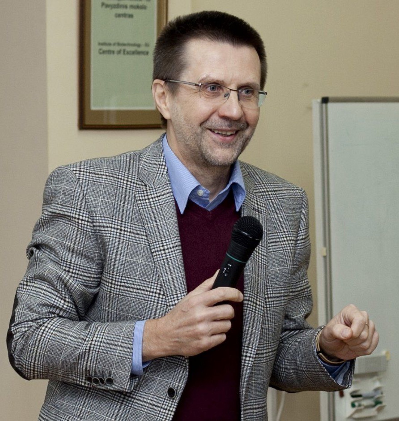 Prof. Virginijus Šikšnys